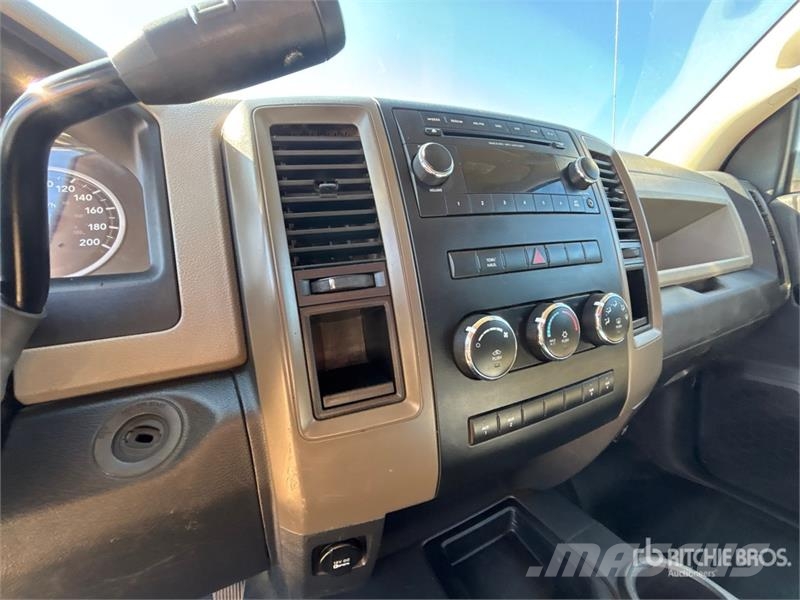 RAM 3500HD 플랫베드/드롭사이드 트럭
