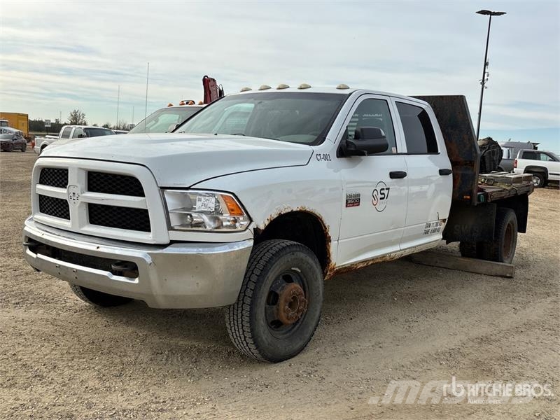 RAM 3500HD 4x4 Crew Cab Flatbed Truck (Inoperable) Madelautod