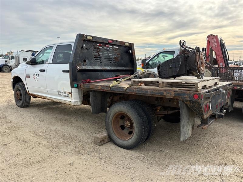 RAM 3500HD 4x4 Crew Cab Flatbed Truck (Inoperable) Madelautod