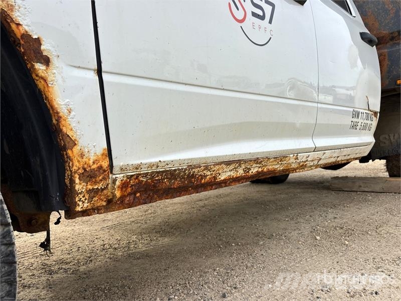 RAM 3500HD 4x4 Crew Cab Flatbed Truck (Inoperable) Madelautod