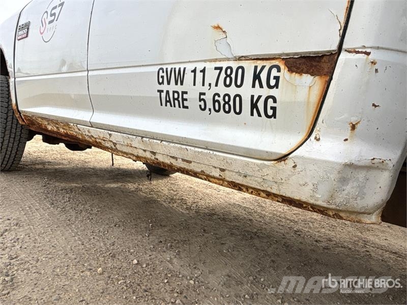 RAM 3500HD 4x4 Crew Cab Flatbed Truck (Inoperable) Madelautod
