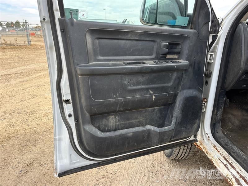 RAM 3500HD 4x4 Crew Cab Flatbed Truck (Inoperable) Madelautod