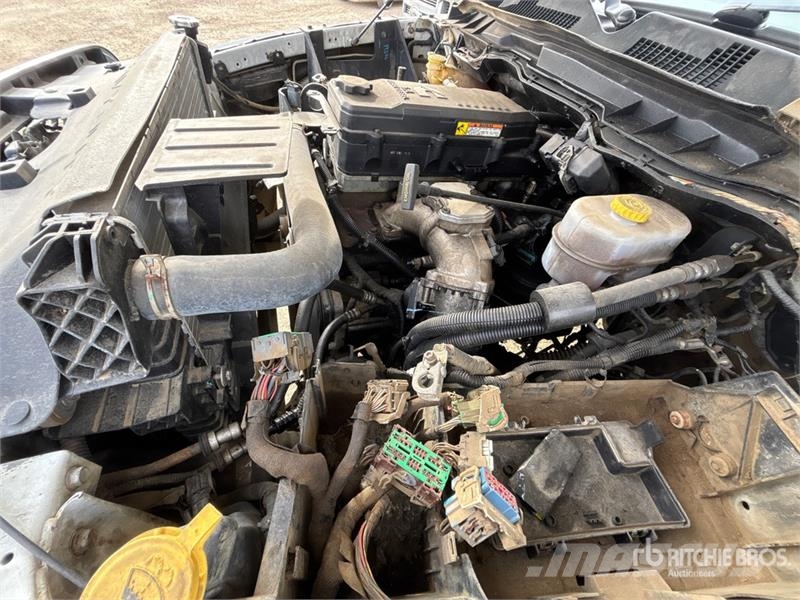 RAM 3500HD 4x4 Crew Cab Flatbed Truck (Inoperable) Madelautod