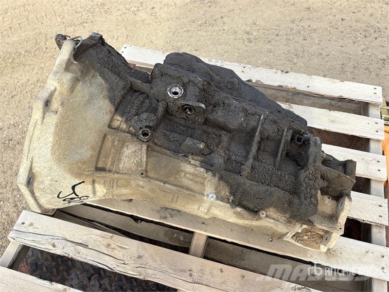 RAM 3500HD 4x4 Crew Cab Flatbed Truck (Inoperable) Madelautod
