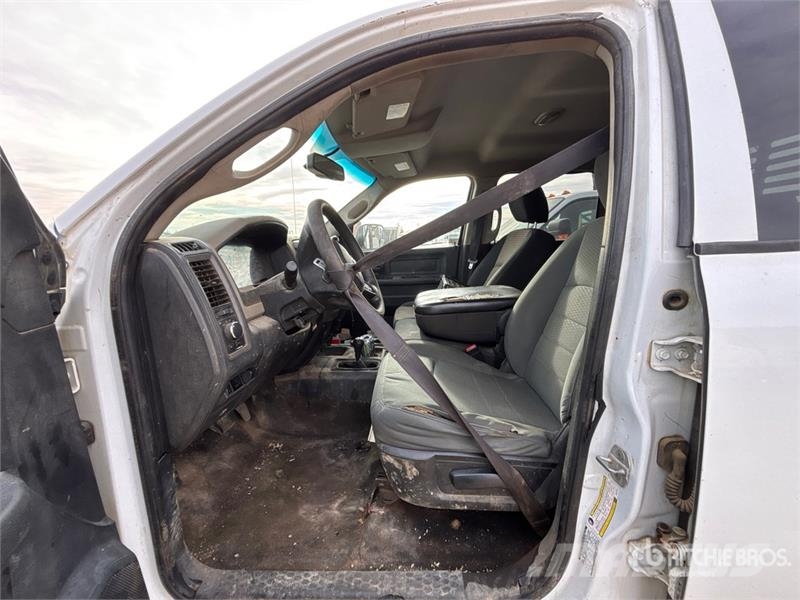 RAM 3500HD 4x4 Crew Cab Flatbed Truck (Inoperable) Madelautod
