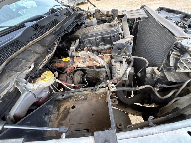 RAM 3500HD 4x4 Crew Cab Flatbed Truck (Inoperable) Madelautod
