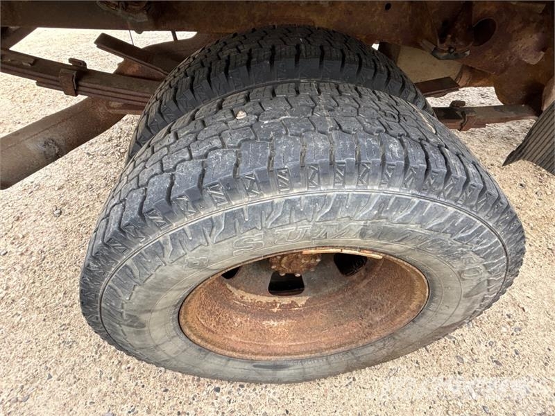 RAM 3500HD 4x4 Crew Cab Flatbed Truck (Inoperable) Madelautod