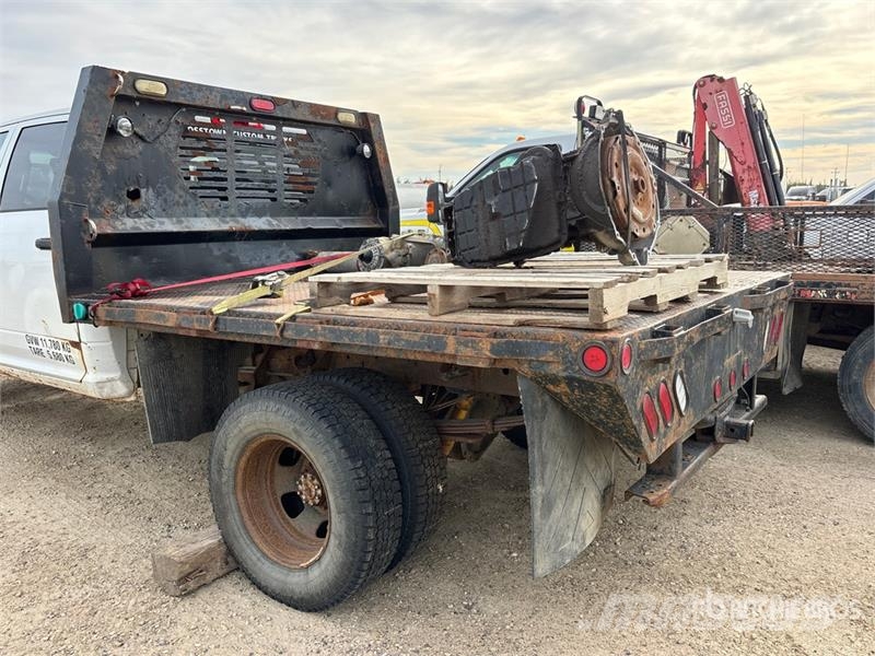 RAM 3500HD 4x4 Crew Cab Flatbed Truck (Inoperable) Madelautod
