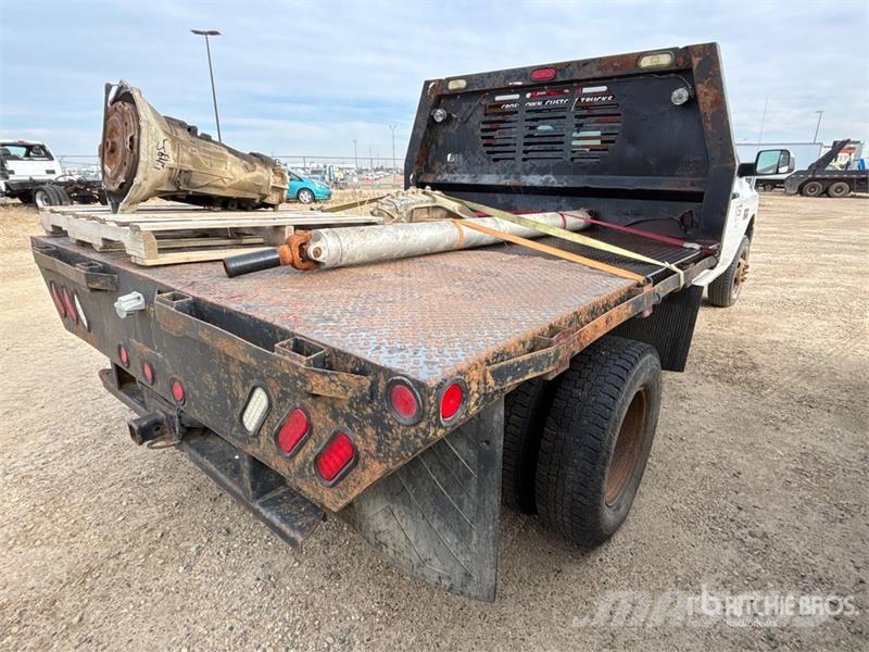 RAM 3500HD 4x4 Crew Cab Flatbed Truck (Inoperable) Madelautod