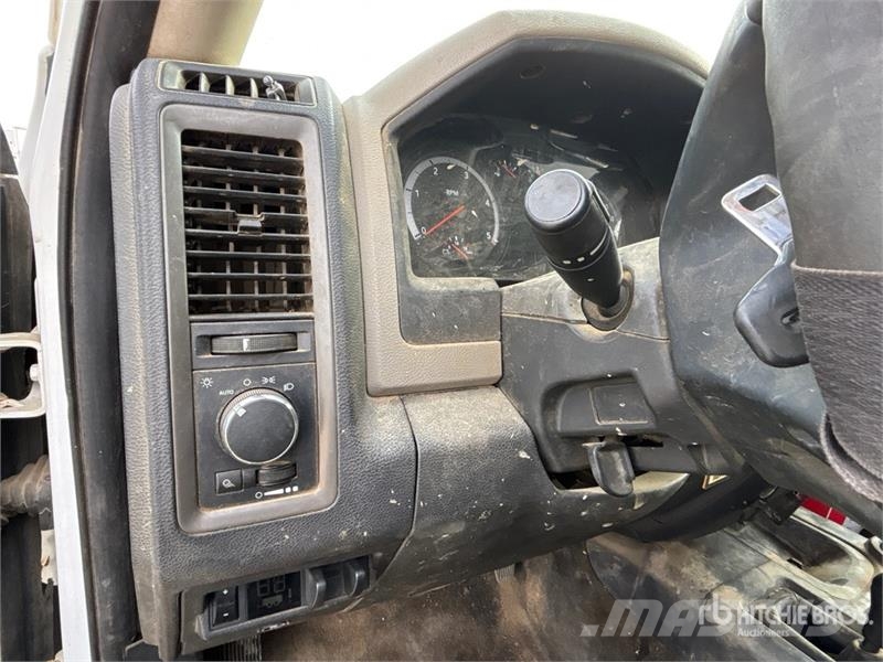 RAM 3500HD 4x4 Crew Cab Flatbed Truck (Inoperable) Madelautod