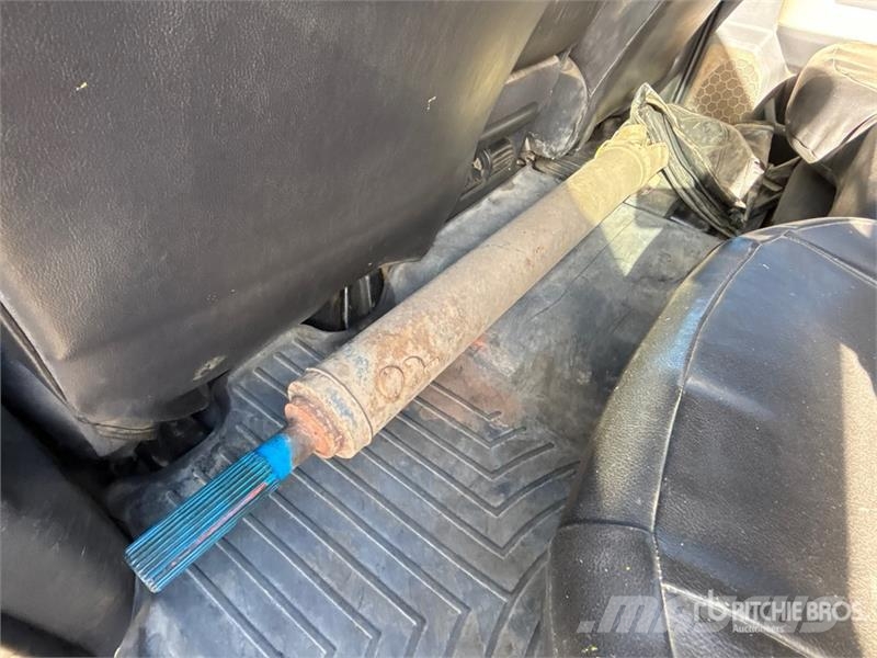 RAM 5500 Tovornjaki s kesonom/platojem