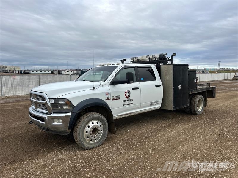 RAM 5500 Platós / Ponyvás teherautók