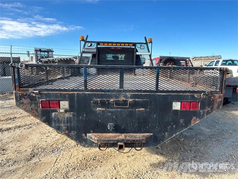 RAM 5500 Tovornjaki s kesonom/platojem