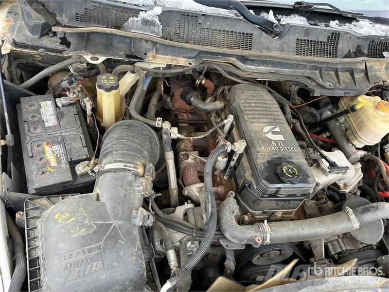 RAM 5500 Platós / Ponyvás teherautók