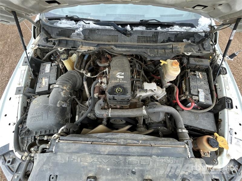 RAM 5500 Platós / Ponyvás teherautók