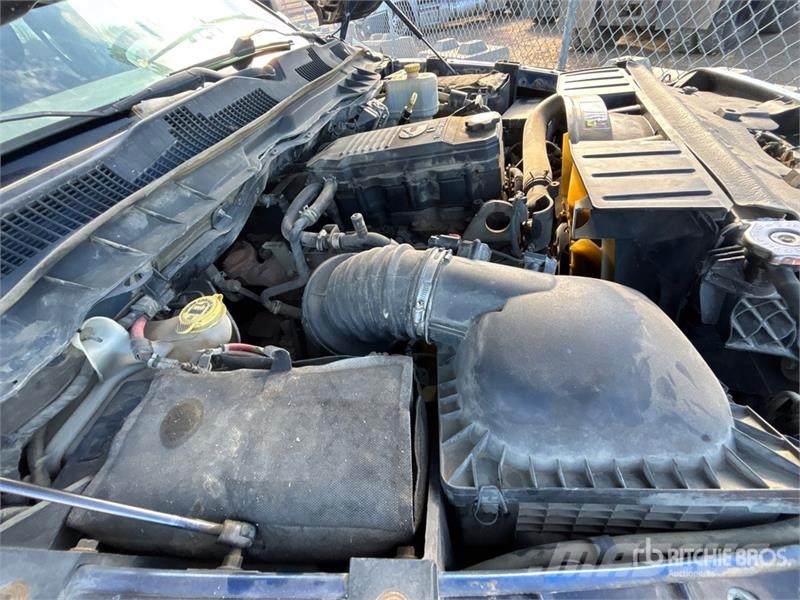 RAM 5500 Tovornjaki s kesonom/platojem