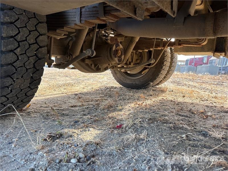 RAM 5500 Tovornjaki s kesonom/platojem