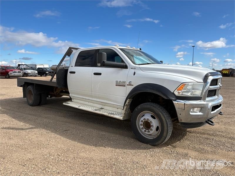 RAM 5500 Вантажівки-платформи/бокове розвантаження