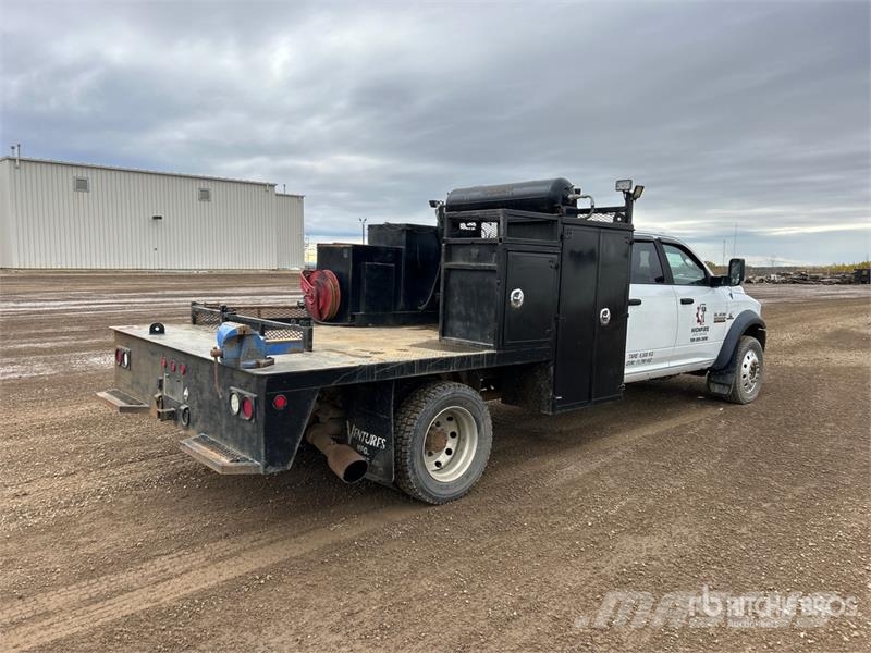 RAM 5500 Platós / Ponyvás teherautók