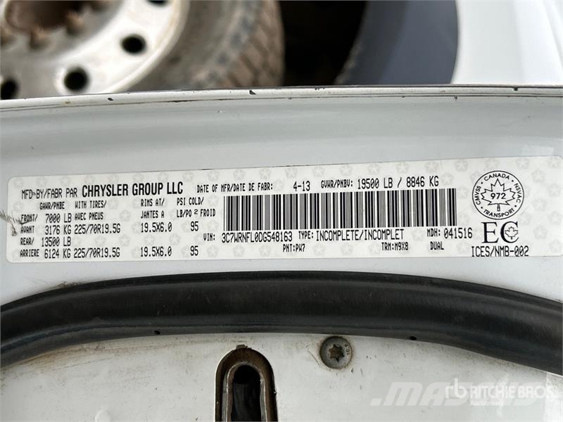 RAM 5500 Platós / Ponyvás teherautók