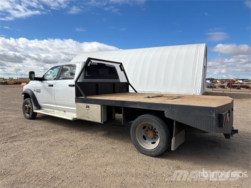 RAM 5500 Вантажівки-платформи/бокове розвантаження