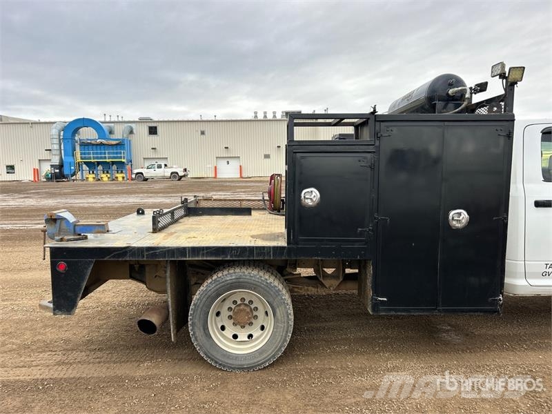 RAM 5500 Platós / Ponyvás teherautók