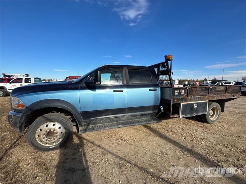 RAM 5500 Tovornjaki s kesonom/platojem