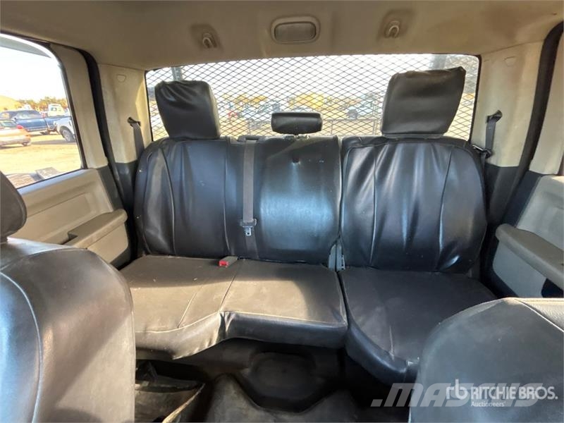 RAM 5500 Tovornjaki s kesonom/platojem