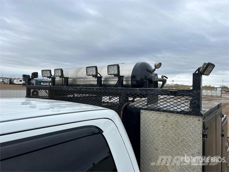 RAM 5500 Platós / Ponyvás teherautók