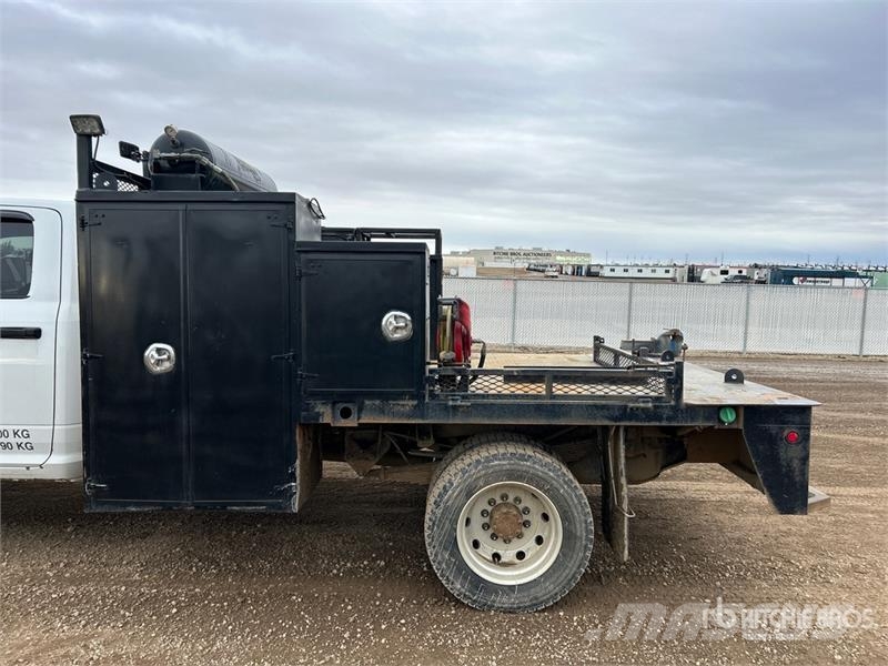 RAM 5500 Platós / Ponyvás teherautók