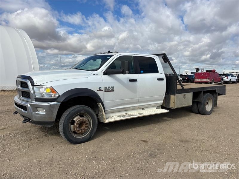 RAM 5500 Вантажівки-платформи/бокове розвантаження