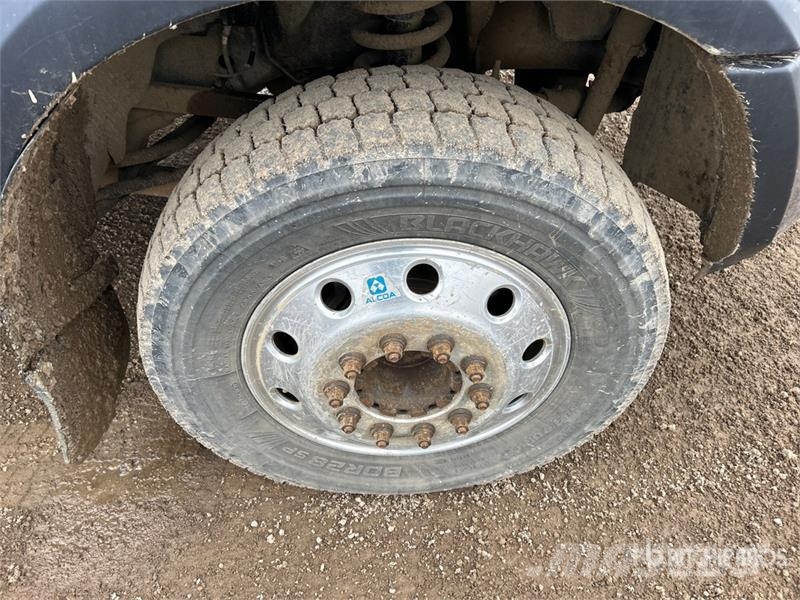 RAM 5500 Platós / Ponyvás teherautók