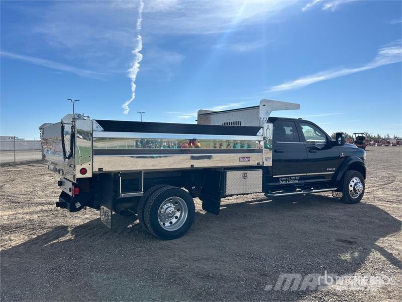 RAM 5500 Limited 4x4 Crew Cab Dump Truck Savivarčių priekabų vilkikai