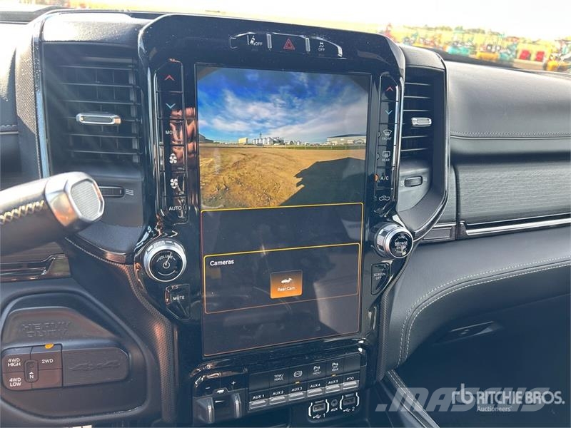 RAM 5500 Limited 4x4 Crew Cab Dump Truck Savivarčių priekabų vilkikai