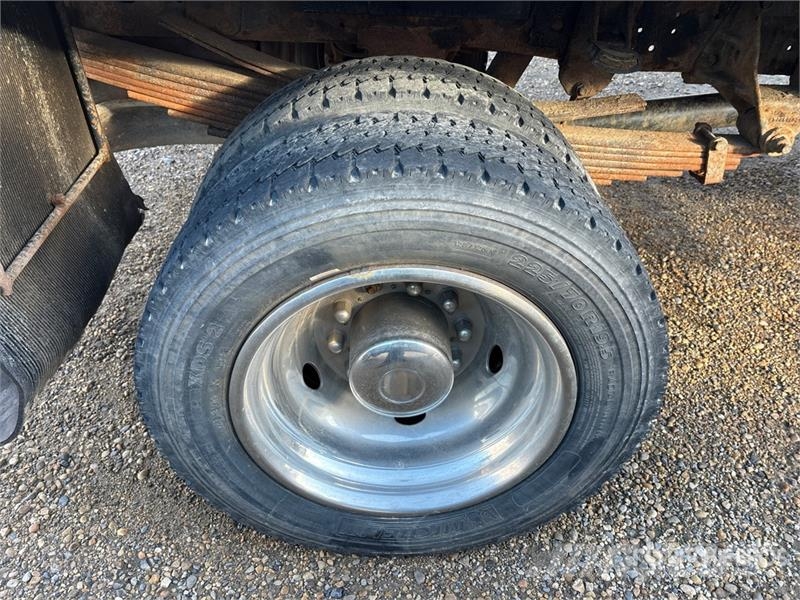 RAM 5500HD 4x4 Crew Cab Flatbed Truck شاحنات مسطحة/مفصلية الجوانب