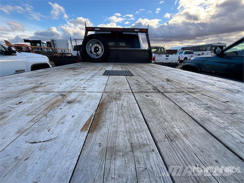 RAM 5500HD 4x4 Crew Cab Flatbed Truck شاحنات مسطحة/مفصلية الجوانب