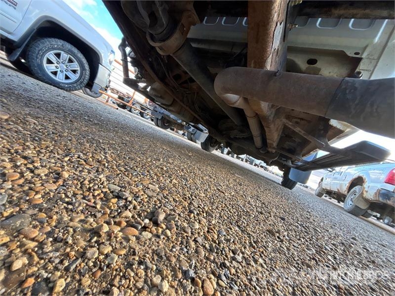 RAM 5500HD 4x4 Crew Cab Flatbed Truck شاحنات مسطحة/مفصلية الجوانب
