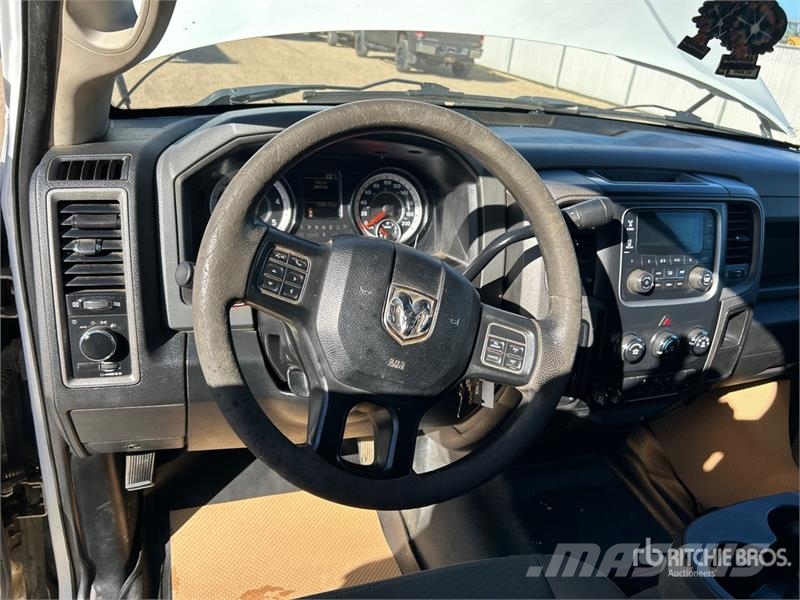 RAM Hiab 077ES4CLX 2800 kg Knuckle Boom on  Ram 5500 4 شاحنات الرافعات
