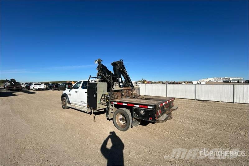 RAM Hiab 077ES4CLX 2800 kg Knuckle Boom on  Ram 5500 4 شاحنات الرافعات