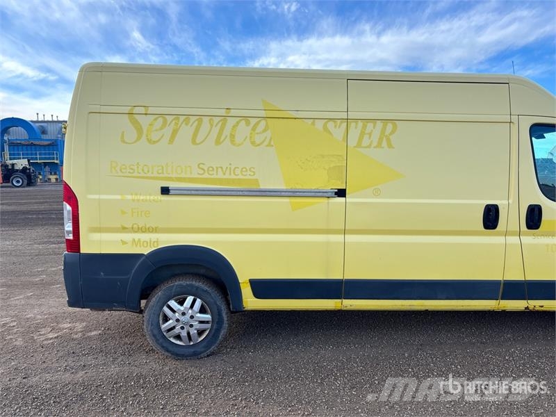 RAM ProMaster 3500 Cargo Van Dodávky
