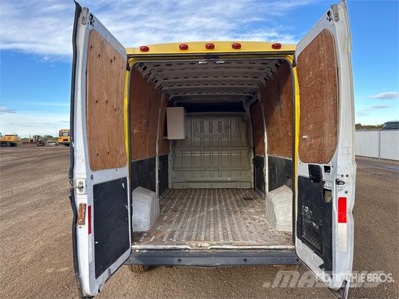 RAM ProMaster 3500 Cargo Van Dodávky
