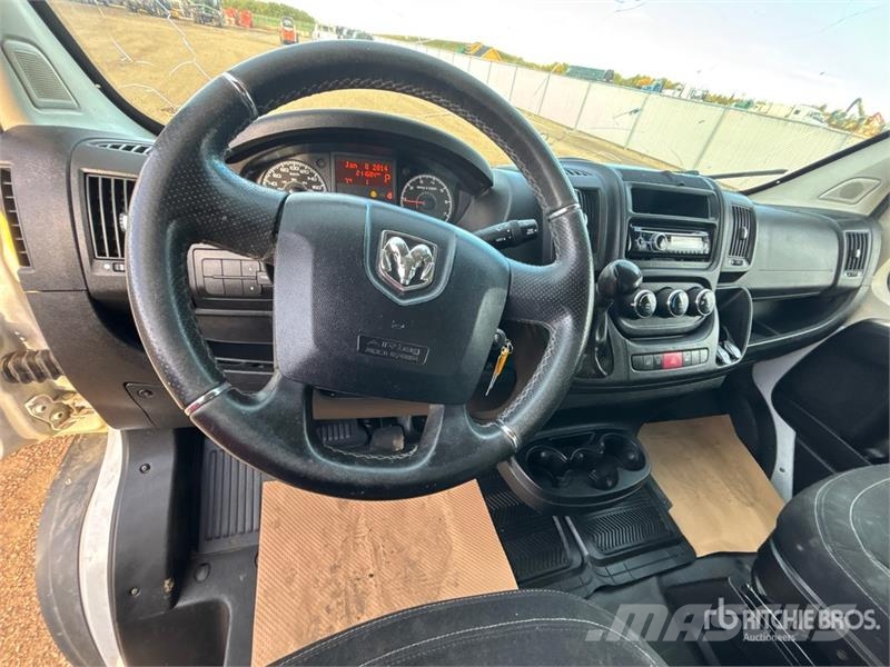 RAM ProMaster 3500 Cargo Van Dodávky