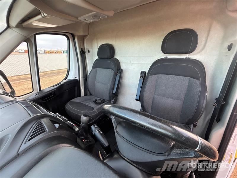 RAM ProMaster 3500 Cargo Van Dodávky