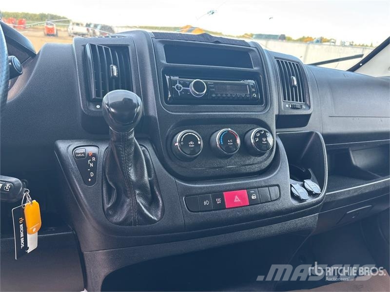 RAM ProMaster 3500 Cargo Van Dodávky