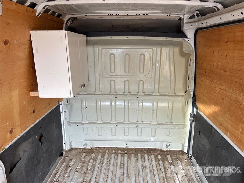 RAM ProMaster 3500 Cargo Van Dodávky