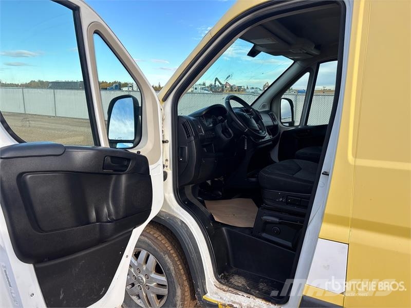 RAM ProMaster 3500 Cargo Van Dodávky