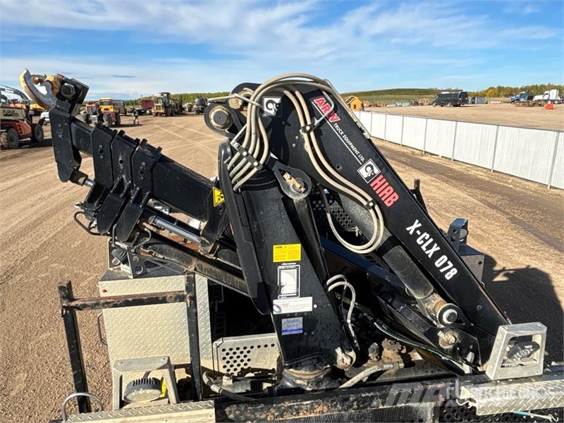 RAM XCLX078ES-4 2800 kg Knuckle Boom on Ram 5500 SLT 4 Camiones grúa