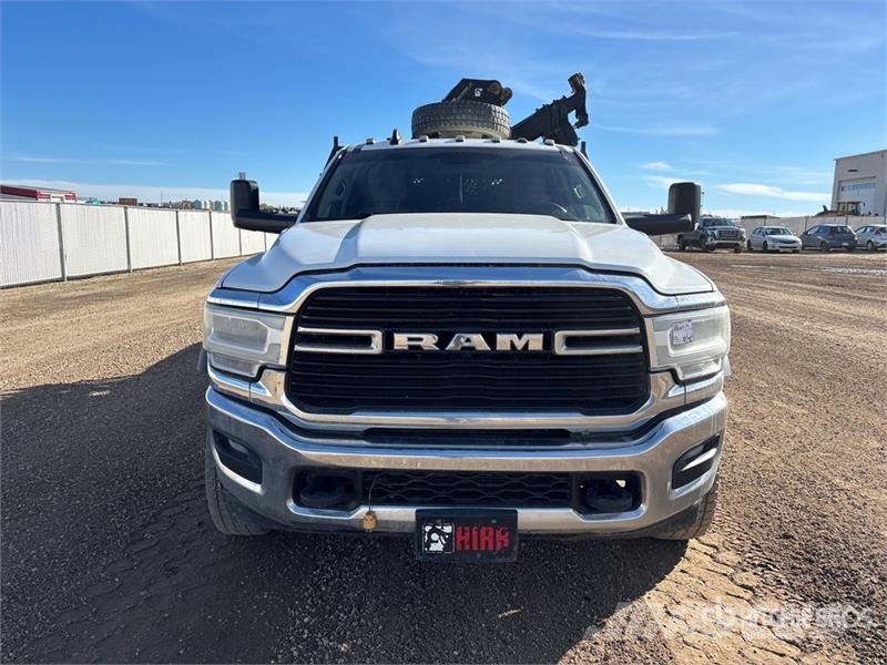 RAM XCLX078ES-4 2800 kg Knuckle Boom on Ram 5500 SLT 4 Camiones grúa