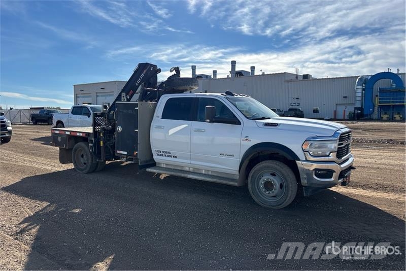 RAM XCLX078ES-4 2800 kg Knuckle Boom on Ram 5500 SLT 4 Camiones grúa
