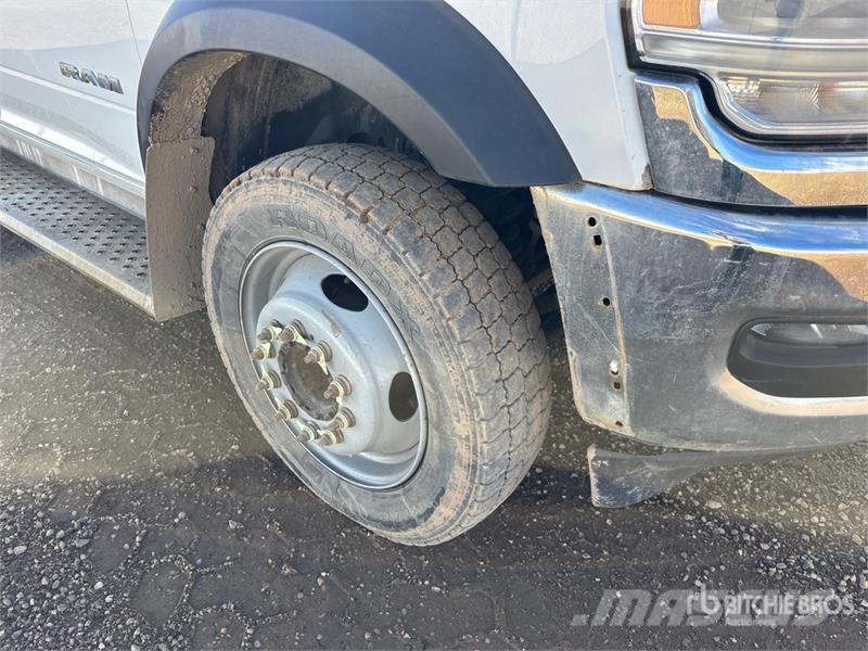 RAM XCLX078ES-4 2800 kg Knuckle Boom on Ram 5500 SLT 4 Camiones grúa